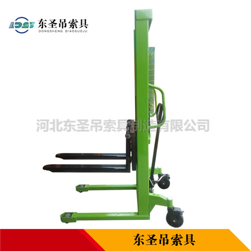 堆高車屬于特種設(shè)備純手動(dòng)液壓--河北東圣吊索具制造有限公司--液壓堆高車|手動(dòng)叉車|小型攪拌機(jī)|石材夾具
