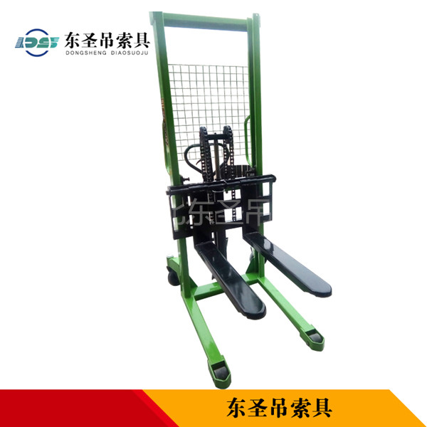 前移式手動(dòng)液壓堆高車可作為組合工具使用,你可知？--河北東圣吊索具制造有限公司--液壓堆高車|手動(dòng)叉車|小型攪拌機(jī)|石材夾具